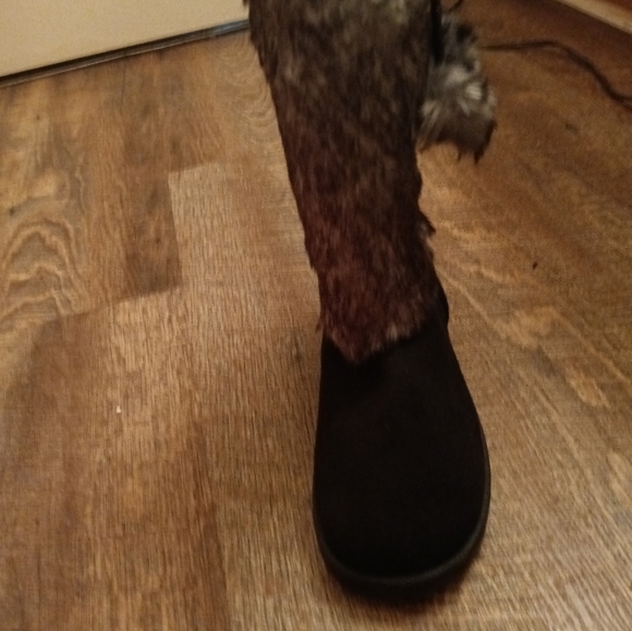 Fur Boots - Picture 4 of 4